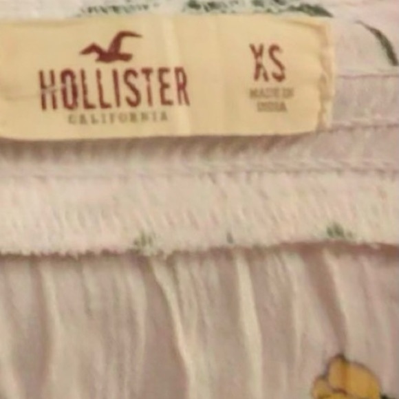 Hollister Floral Blouse with Red and Yellow Accents - Picture 8 of 8